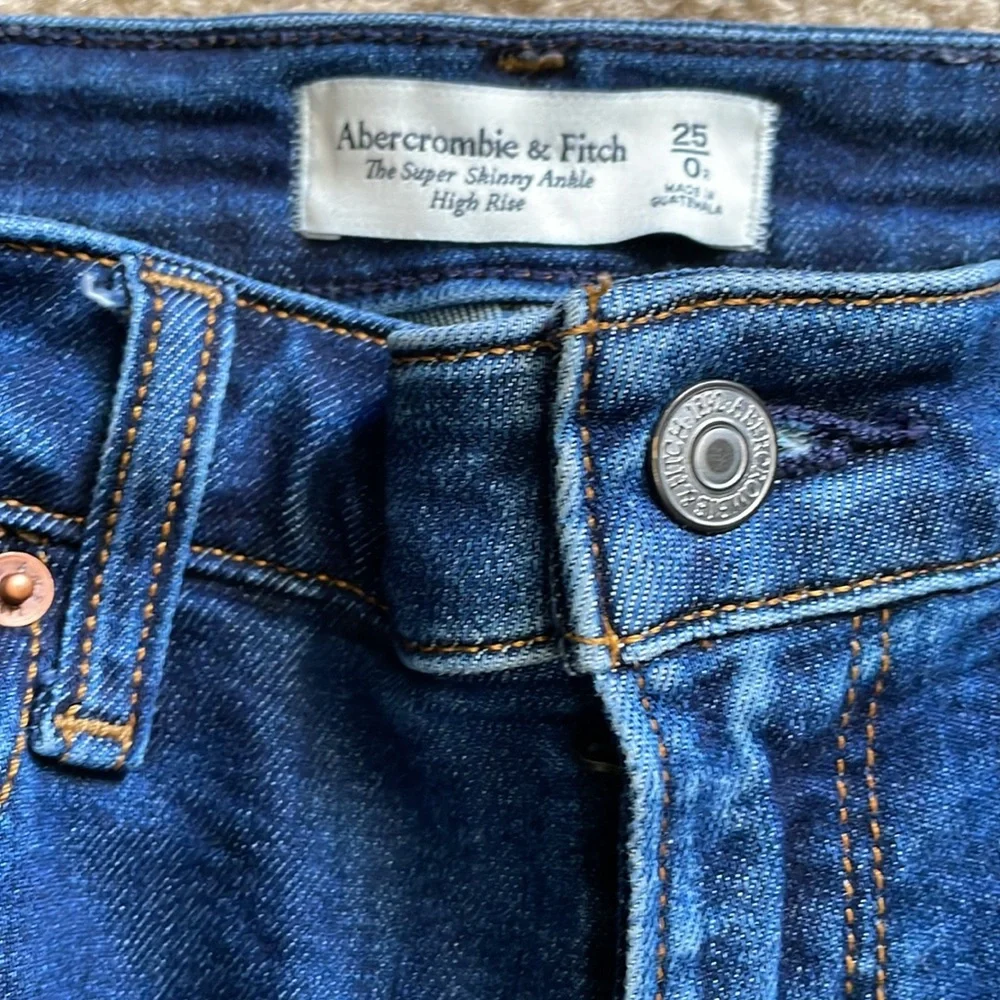 Abercrombie super skinny ankle high rise jean dark wash - Picture 2 of 4